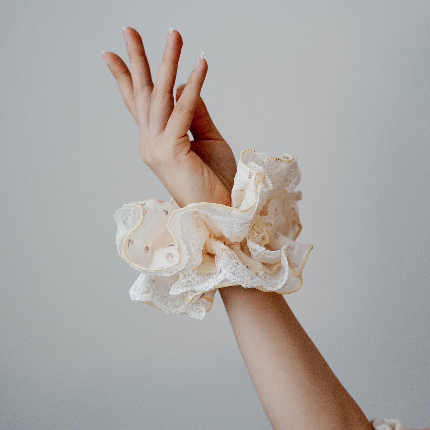 Cream Floral Lace Scrunchies - Pack of 2